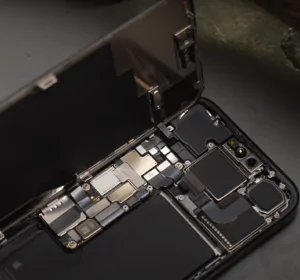 iPhone 15 pro max почему не заряжается и не работает сенсор? snimok jekrana 2024 04 26 v 08.14.35 300x280 - iPhone 15 pro max почему не заряжается и не работает сенсор?